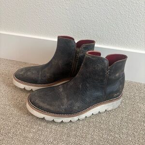 Bed Stu Lydyi in Black Lux